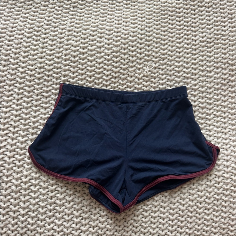 SKIMS short